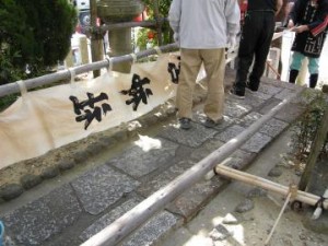 児宮春日神社の幟立て