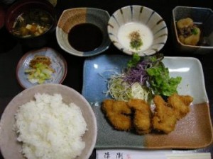 半田市　日本料理『浜潮』 大アサリのフライ定食