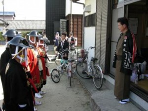 祭務長にあいさつ