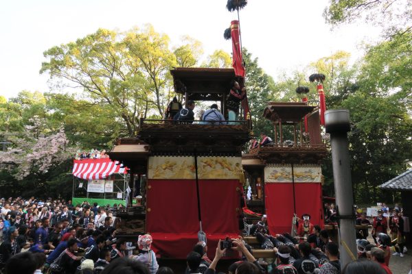 成石神社内4