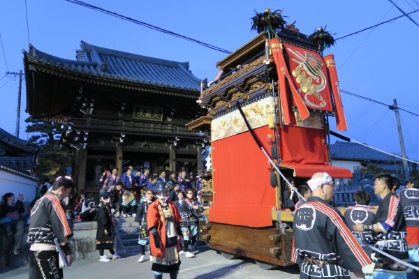 成石神社内7