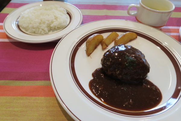 半田 ビストロ・クラシティ 煮込みハンバーグ