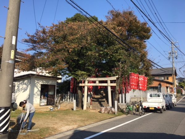 秋のはんだクリーン作戦 児宮春日神社の清掃活動1