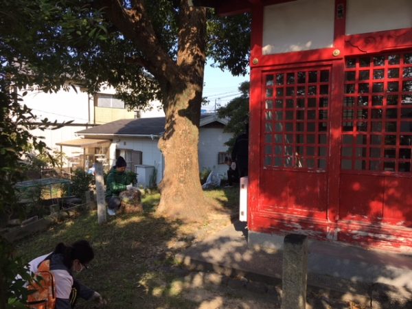 秋のはんだクリーン作戦 児宮春日神社の清掃活動2