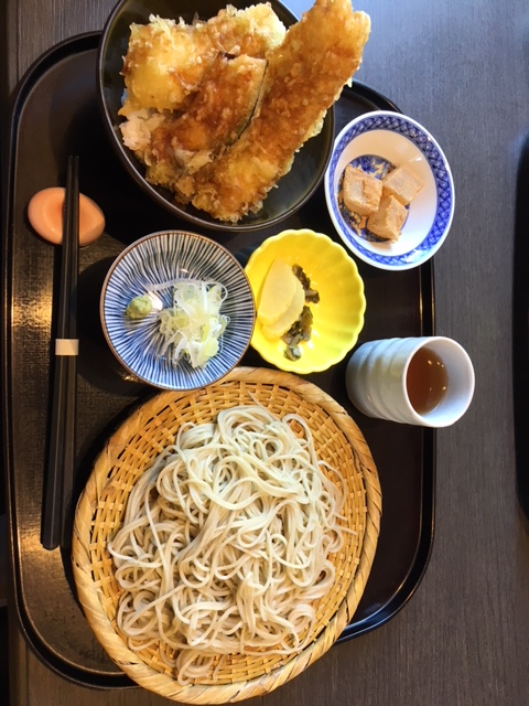 手打ち蕎麦 源 穴子小天丼と二八蕎麦（1,500円）