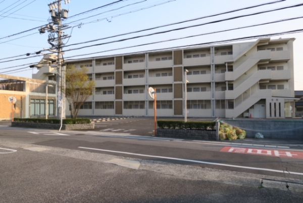 1台も停まってない駐車場