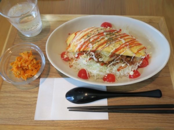 武豊町 cafeあとからね タコライスオムレツのせ(920円)
