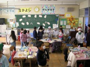 ちびまるきが給食当番