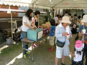 お菓子のつかみ取りとくじ引き