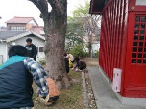 児宮春日神社の清掃_2