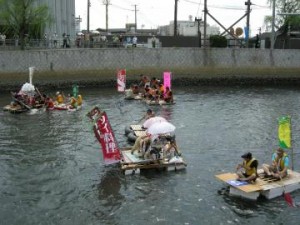 半田運河手づくりいかだレース大会_5