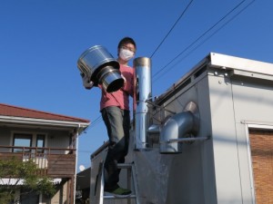 焙煎機の煙突掃除