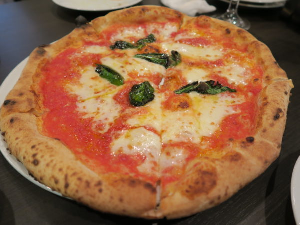 内海 ピッツェリア パッソ アヴァンティ(Pizzeria Passo Avanti) ピザ マルゲリータ(￥1,250)