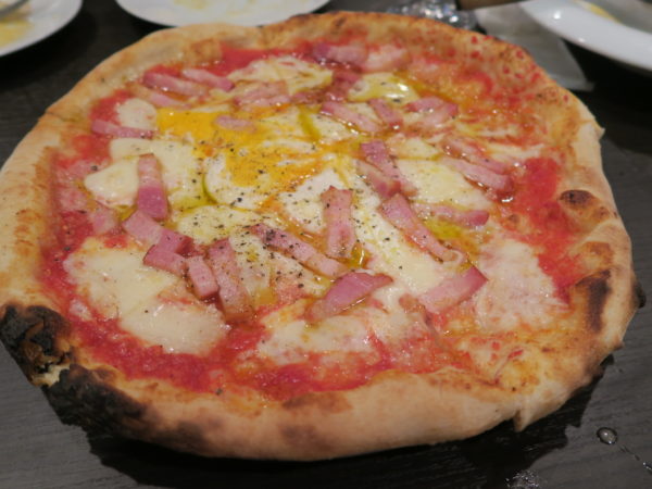 内海 ピッツェリア パッソ アヴァンティ(Pizzeria Passo Avanti) ピザ ビスマルク・ロッソ(￥1,760)