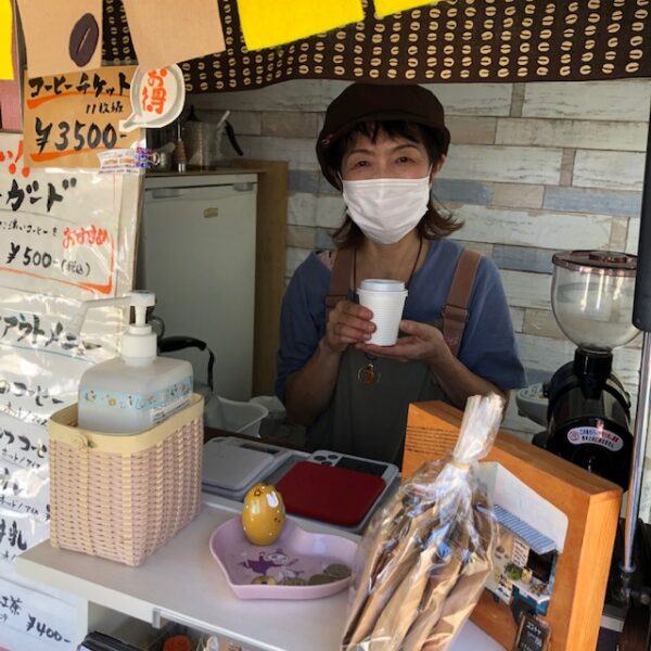 半田 お寺でマルシェ in 常楽寺 キッチンカーの珈琲屋さん