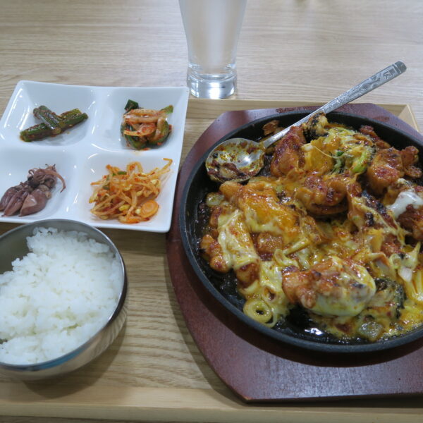 半田市 韓国料理オンマー ランチ チーズタッカルビ2