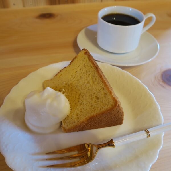半田 喫茶円居 深煎りコーヒーと週替わりのシフォンケーキ