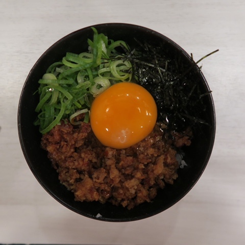 半田市 麺屋銀拓 ミニ台湾丼(税込350円)_2