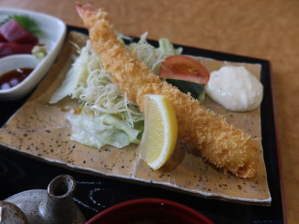 半田市成岩本町 七乃花 エビフライランチ2