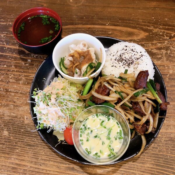 半田市東郷町 居酒屋らん レバニラランチ2