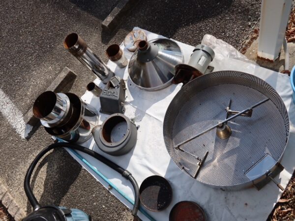 自家焙煎珈琲丸喜(半田市) 珈琲焙煎機(コーヒーロースター)のメンテナンス掃除_3