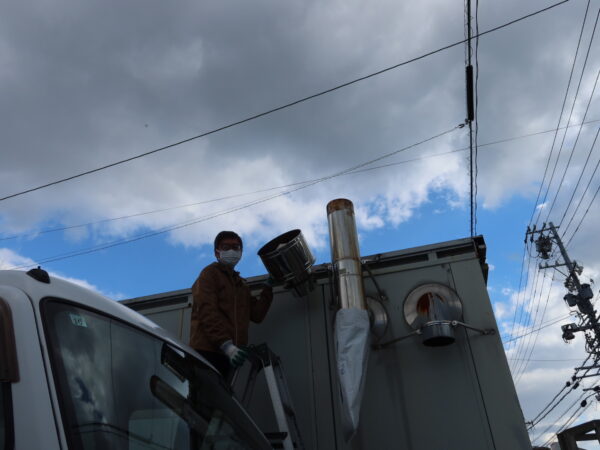 自家焙煎珈琲丸喜(半田市) 珈琲焙煎機(コーヒーロースター)のメンテナンス掃除_4